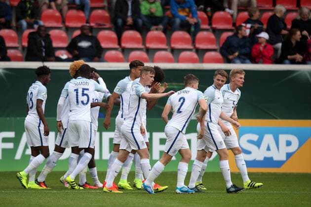 Jubel der Englaender nach dem 0:1, Frankreich vs England, U-19-Fussball-Europameisterschaft 2016 , Fussball, 12.07.2016, Heidenheim Copyright: Langer Eibner-Pressefoto EP_HLR
