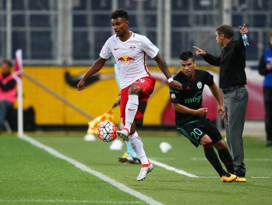 SOCCER - CL quali, RBS vs Liepaja SALZBURG,AUSTRIA,12.JUL.16 - SOCCER - UEFA Champions League, qualification, Red Bull Salzburg vs FK Liepaja. Image shows Valentino Lazaro (RBS). GEPAxpictures xFelixxRoittner
