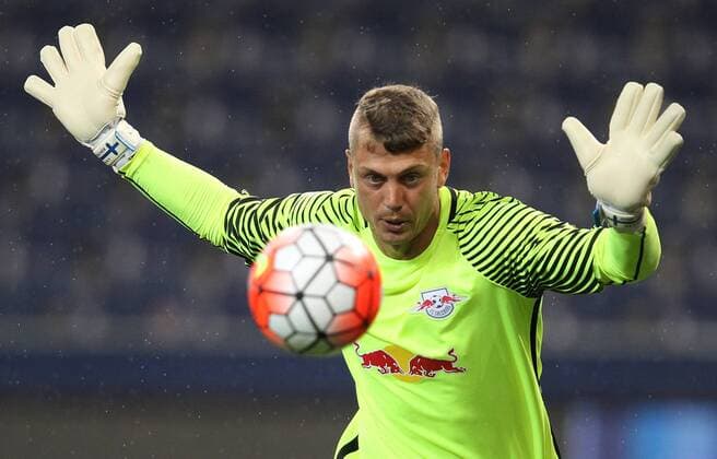SOCCER - CL quali, RBS vs Liepaja SALZBURG,AUSTRIA,12.JUL.16 - SOCCER - UEFA Champions League, qualification, Red Bull Salzburg vs FK Liepaja. Image shows Alexander Walke (RBS). GEPAxpictures xHaraldxSteiner
