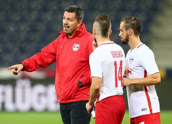 SOCCER - CL quali, RBS vs Liepaja SALZBURG,AUSTRIA,12.JUL.16 - SOCCER - UEFA Champions League, qualification, Red Bull Salzburg vs FK Liepaja. Image shows head coach Oscar Garcia, Valon Berisha and Andreas Ulmer (RBS). GEPAxpictures xFelixxRoittner