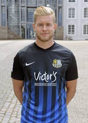 Mannschaftsshooting beim 1. FC Saarbrücken auf dem Schlossplatz in Saarbrücken am Mittwoch (13.07.2016). Im Bild: Daniel Döringer.