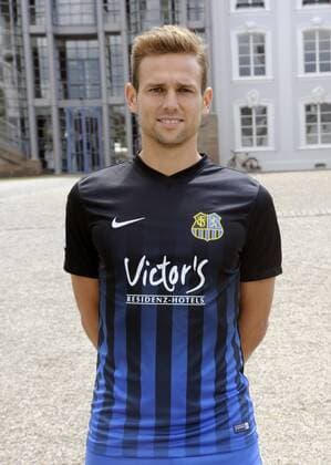 Mannschaftsshooting beim 1. FC Saarbrücken auf dem Schlossplatz in Saarbrücken am Mittwoch (13.07.2016). Im Bild: Marco Holz.