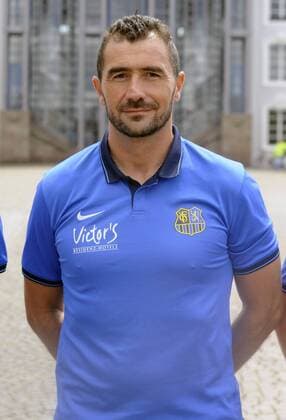 Mannschaftsshooting beim 1. FC Saarbrücken auf dem Schlossplatz in Saarbrücken am Mittwoch (13.07.2016). Im Bild: Torwarttrainer Frank Kackert.