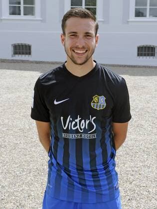 Mannschaftsshooting beim 1. FC Saarbrücken auf dem Schlossplatz in Saarbrücken am Mittwoch (13.07.2016). Im Bild: Jens Meyer.