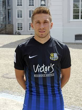 Mannschaftsshooting beim 1. FC Saarbrücken auf dem Schlossplatz in Saarbrücken am Mittwoch (13.07.2016). Im Bild: Mario Müller.