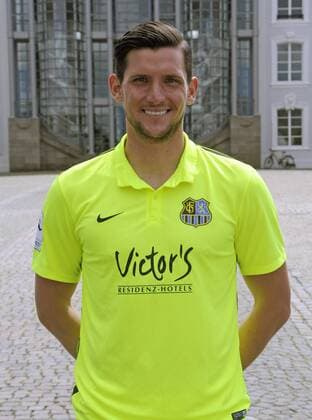 Mannschaftsshooting beim 1. FC Saarbrücken auf dem Schlossplatz in Saarbrücken am Mittwoch (13.07.2016). Im Bild: Torwart David Salfeld.