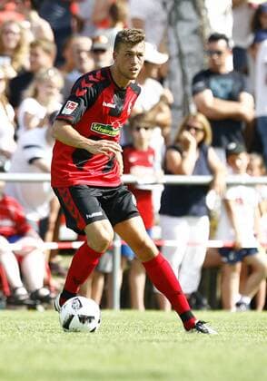 SC March - SC Freiburg Jonas MEFFERT, SCF am Ball, Freisteller, Einzelbild, Aktion hoch, Fußball 1. BL Saison 2016 2017, Vorbereitung, Testspiel