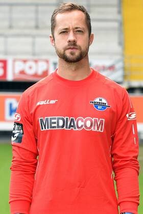 Fußball 3. Liga, Porträttermin 2016 2017 SC Paderborn 07 am 13.07.2016 in der Benteler-Arena in Paderborn Torwart Lukas Kruse (Paderborn) mt