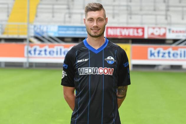 Fußball 3. Liga, Porträttermin 2016 2017 SC Paderborn 07 am 13.07.2016 in der Benteler-Arena in Paderborn Christian Strohdiek (Paderborn) mt
