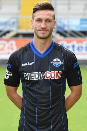 Fußball 3. Liga, Porträttermin 2016 2017 SC Paderborn 07 am 13.07.2016 in der Benteler-Arena in Paderborn Dino Medjedovic (Paderborn) mt