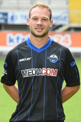 Fußball 3. Liga, Porträttermin 2016 2017 SC Paderborn 07 am 13.07.2016 in der Benteler-Arena in Paderborn Felix Herzenbruch (Paderborn) mt