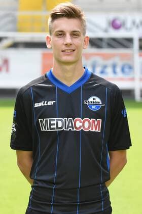 Fußball 3. Liga, Porträttermin 2016 2017 SC Paderborn 07 am 13.07.2016 in der Benteler-Arena in Paderborn Semir Saric (Paderborn) mt