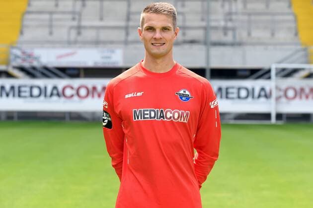 Fußball 3. Liga, Porträttermin 2016 2017 SC Paderborn 07 am 13.07.2016 in der Benteler-Arena in Paderborn Torwart Till Brinkmann (Paderborn) mt