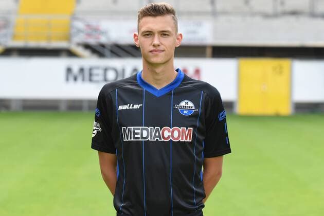 Fußball 3. Liga, Porträttermin 2016 2017 SC Paderborn 07 am 13.07.2016 in der Benteler-Arena in Paderborn Jan Steven Erisa (Paderborn) mt