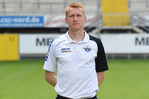 Fußball 3. Liga, Porträttermin 2016 2017 SC Paderborn 07 am 13.07.2016 in der Benteler-Arena in Paderborn Torwarttrainer Nico Burchert (Paderborn) mt