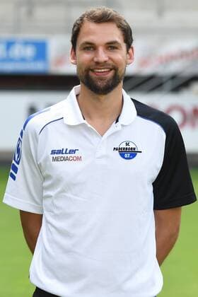 Fußball 3. Liga, Porträttermin 2016 2017 SC Paderborn 07 am 13.07.2016 in der Benteler-Arena in Paderborn Teammanager Ole Siegel (Paderborn) mt