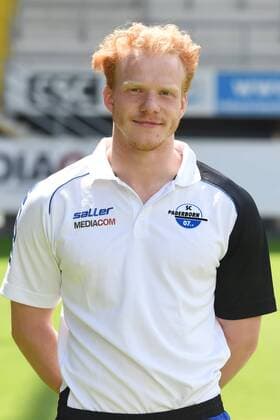 Fußball 3. Liga, Porträttermin 2016 2017 SC Paderborn 07 am 13.07.2016 in der Benteler-Arena in Paderborn Physiotherapeut Robert Wezorke (Paderborn) mt