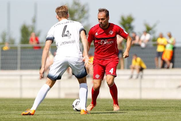 v.li.: Jan Washausen (SV 07 Elversberg), Rico Benatelli (FC Würzburger Kickers), Fussball, Testspiel, FC Würzburger Kickers - SV 07 Elversberg, xfsx