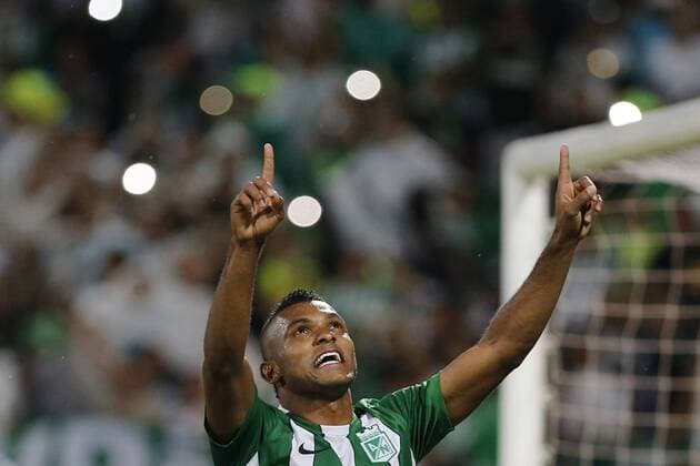 Miguel Angel Borja celebrates the victory of his team against Sao Paulo during the second game of the semifinal of the Copa Libertadores 2016 soccer tournament at the Atanasio Girardot stadium in Medellin, Colombia, 13 July 2016. Atletico Nacional won 2-1. SAO PAULO - NACIONAL !ACHTUNG: NUR REDAKTIONELLE NUTZUNG!  epa 20160714-636040714116907451