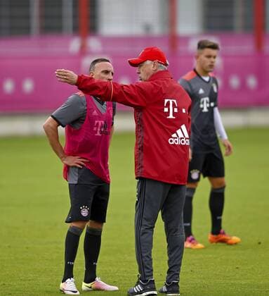 14.07.2016, Fussball 1. Liga 2016 2017, FC Bayern München, Training an der Säbenerstrasse, v.li: Franck Ribery (FC Bayern München) mit Trainer Carlo Ancelotti (FC Bayern München). 