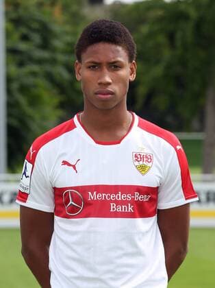 14.07.2016, Stuttgart, Fußball Regionalliga Saison 2016 2017 VfB Stuttgart II: Mannschaftsfoto, Fototermin, Portraits: Caniggia Elva