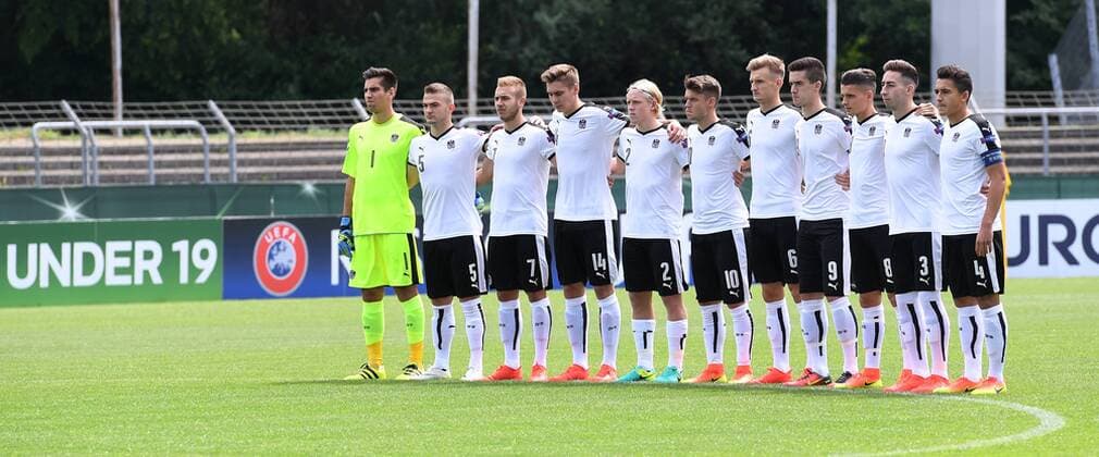 FUSSBALL EURO U 19 2016 in Reutlingen Italien -Oesterreich - Mannschaftsbild Oesterreich; Torwart Paul Gartler, Benjamin Kaufmann, Sandi Lovric, Maximilian Woeber, Xaver Schlager, Philipp Malicsek, Stefan Posch, Arnel Jakupovic, Albin Gashi, Stefan Peric und Marco Krainz (v.li.) 