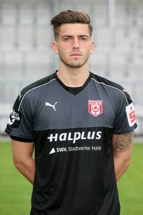 Hallescher FC Fußball Saison 2016-17 Halle Saale, 14.07.2016, Fußball, 3.Liga, GER, Porträttermin 2016 2017. , Hallescher FC , Im Bild: Torwart Fabian Bredlow ,