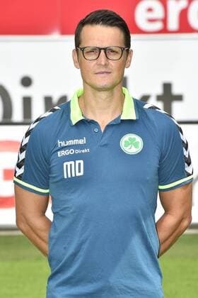 14.07.2016 - SpVgg Greuther Fürth Fuerth - 2. Fußball Bundesliga BL - Saison 2016 2017 - Fototermin Porträttermin - - Dr. Manfred Düring Duering (Athletik-Trainer SpVgg Greuther Fürth ) - Einzelbild Einzelfoto Portrait Porträt Kopfbild