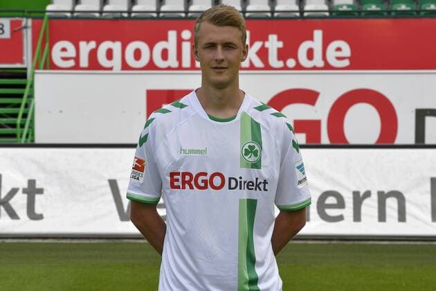 14.07.2016 - SpVgg Greuther Fürth Fuerth - 2. Fußball Bundesliga BL - Saison 2016 2017 - Fototermin Porträttermin - - Lukas Gugganig ( SpVgg Greuther Fürth ) - Einzelbild Einzelfoto Portrait Porträt Kopfbild