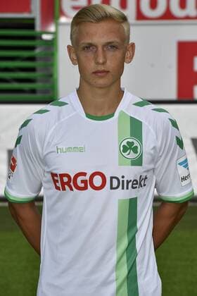 14.07.2016 - SpVgg Greuther Fürth Fuerth - 2. Fußball Bundesliga BL - Saison 2016 2017 - Fototermin Porträttermin - - Benedikt Kirsch (32, SpVgg Greuther Fürth ) - Einzelbild Einzelfoto Portrait Porträt Kopfbild