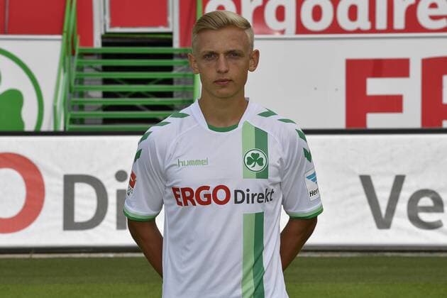 14.07.2016 - SpVgg Greuther Fürth Fuerth - 2. Fußball Bundesliga BL - Saison 2016 2017 - Fototermin Porträttermin - - Benedikt Kirsch (32, SpVgg Greuther Fürth ) - Einzelbild Einzelfoto Portrait Porträt Kopfbild