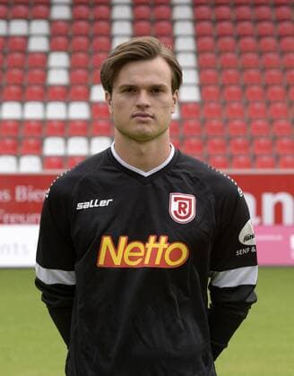 Porträttermin 2016 2017, GER, Deutschland, Continental Arena, Regensburg, 3.Liga, Liga 3, Herren, Fußball, Fussball, Saison 2016 2017, SSV Jahn Regensburg, SSV Jahn 2000, Portrait, Porträt, Vorstellung, Präsentation, Pressetermin, Einzelbild, Ersatztorwart BASTIAN LERCH