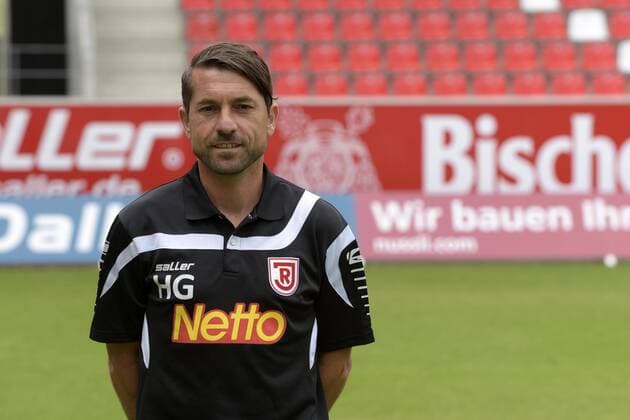 Porträttermin 2016 2017, GER, Deutschland, Continental Arena, Regensburg, 3.Liga, Liga 3, Herren, Fußball, Fussball, Saison 2016 2017, SSV Jahn Regensburg, SSV Jahn 2000, Portrait, Porträt, Vorstellung, Präsentation, Pressetermin, Einzelbild, Co-Trainer, HARRY GFREITER