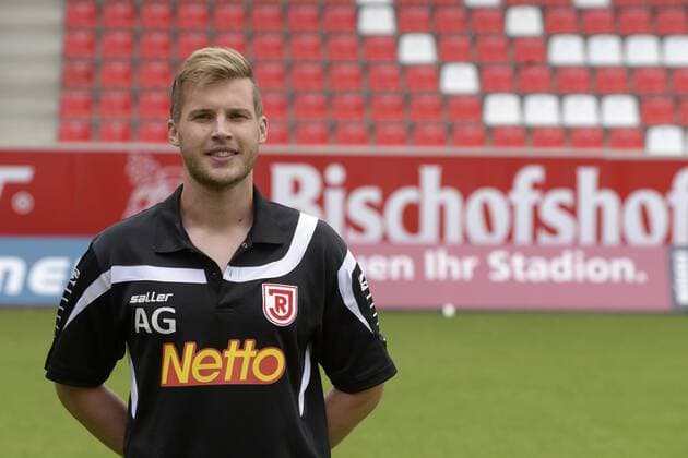 Porträttermin 2016 2017, GER, Deutschland, Continental Arena, Regensburg, 3.Liga, Liga 3, Herren, Fußball, Fussball, Saison 2016 2017, SSV Jahn Regensburg, SSV Jahn 2000, Portrait, Porträt, Vorstellung, Präsentation, Pressetermin, Einzelbild, Rehatrainer, ANDREAS GEHLEN