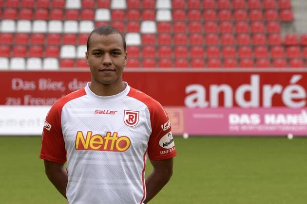 Porträttermin 2016 2017, GER, Deutschland, Continental Arena, Regensburg, 3.Liga, Liga 3, Herren, Fußball, Fussball, Saison 2016 2017, SSV Jahn Regensburg, SSV Jahn 2000, Portrait, Porträt, Vorstellung, Präsentation, Pressetermin, Einzelbild, JANN GEORGE