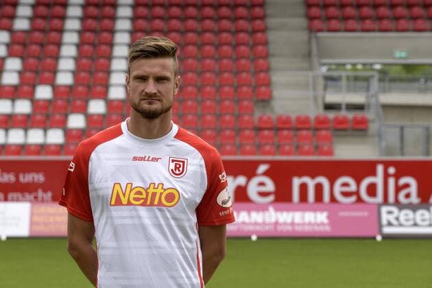 Porträttermin 2016 2017, GER, Deutschland, Continental Arena, Regensburg, 3.Liga, Liga 3, Herren, Fußball, Fussball, Saison 2016 2017, SSV Jahn Regensburg, SSV Jahn 2000, Portrait, Porträt, Vorstellung, Präsentation, Pressetermin, Einzelbild, MARKUS PALIONIS