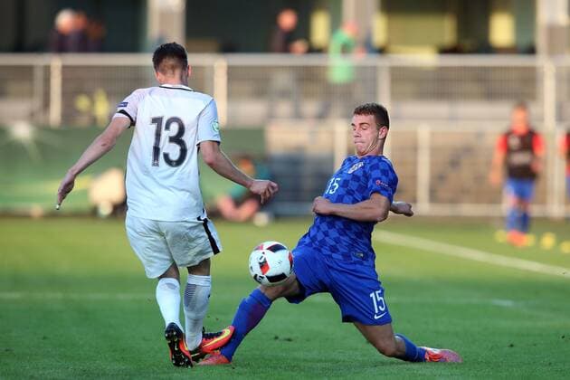 Clement Michelin ( Frankreich ) Marijan Cabraja ( Kroatien ), Kroatien vs Frankreich, U-19-Fussball-Europameisterschaft 2016 , Fussball, 15.07.2016, Aalen Copyright: Langer Eibner-Pressefoto EP_HLR