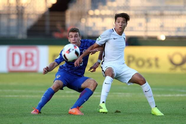Bilder des Tages - Sport Marijan Cabraja ( Kroatien ) Amine Harit ( Frankreich ), Kroatien vs Frankreich, U-19-Fussball-Europameisterschaft 2016 , Fussball, 15.07.2016, Aalen Copyright: Langer Eibner-Pressefoto EP_HLR
