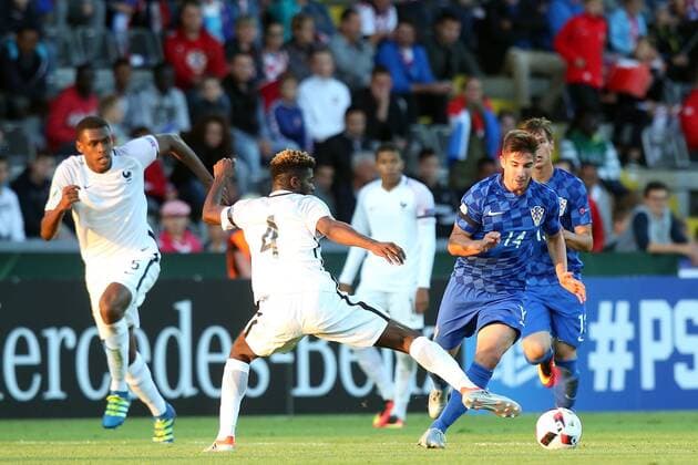 Jerome Onguene ( Frankreich ) Luka Ivanusec ( Kroatien ), Kroatien vs Frankreich, U-19-Fussball-Europameisterschaft 2016 , Fussball, 15.07.2016, Aalen Copyright: Langer Eibner-Pressefoto EP_HLR