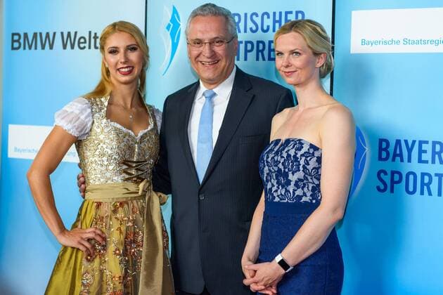 GER, Bayerische Sportpreis 2016 16.07.2016, BMW Welt, Muenchen, GER, Bayerische Sportpreis 2016, im Bild Joachim Hermann mit Alexandra Wenk und Britta Steffen nordphotoxStraubmeier