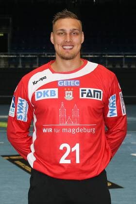 Torwart Dario Quenstedt (SC Magdeburg) - Handball Bundesliga Saison 2016-2017 offizeller Fototermin SC Magdeburg in der GETEC Arena in Magdeburg - Einzelbild,Portrait,Deutschland, Handball, Mann, Maenner,15.07.2016