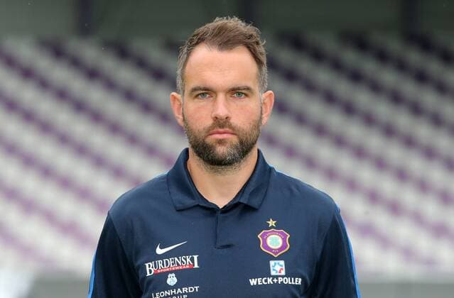 Team Erzgebirge Aue Fußball 2.Bundesliga 2016 17 Aue, 17.07.2016, Erzgebirgsstadion, Fußball, 2.Bundesliga , Porträttermin, Saison 2016 2017 , Im Bild; Torwarttrainer Max Urwantschky. ,