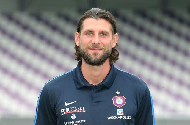 Team Erzgebirge Aue Fußball 2.Bundesliga 2016 17 Aue, 17.07.2016, Erzgebirgsstadion, Fußball, 2.Bundesliga , Porträttermin, Saison 2016 2017 , Im Bild; Co-Trainer Robin Lenk. ,