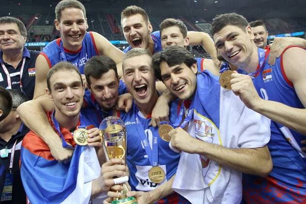 Volleyball, Serbien gewinnt World League Finale 17.07.2016 KRAKOW TAURON ARENA, POLAND - MEN S VOLLEYBALL, FIVB WORLD LEAGUE FINALS, SERBIA vs. BRAZIL: NARKO IVOVIC , NIKOLA JOVOVIC ,DRAGAN STANKOVIC , MARKO PODRASCANIN  20160717CSJP3053
