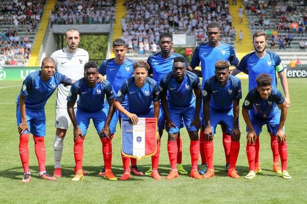 Startelf der Franzosen, Mannschaftsfoto, Aufstellung, Teamfoto, Mannschaft, Team, Gruppenbild, Startaufstellung, Fussball, UEFA U19-EM, Niederlande - Frankreich, xozx