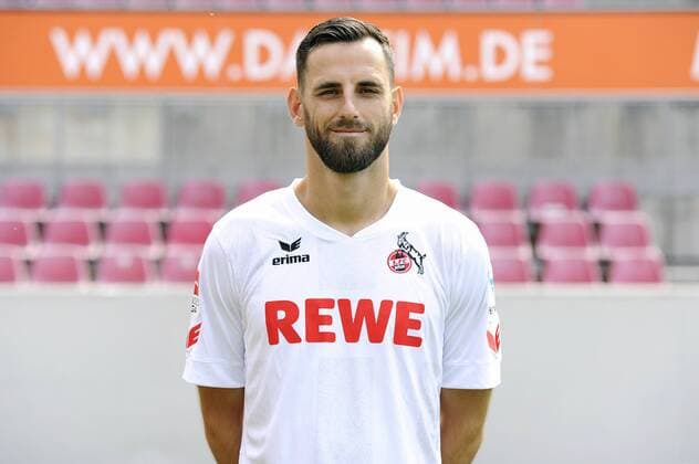 Porträt: Fußball, GER, 1.BL Bundesliga, Porträttermin 2016 2017, 1.FC Köln: Mergim Mavraj (FC Köln). Einzelbild, Portrait, Porträt.