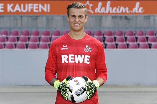 Porträt: Fußball, GER, 1.BL Bundesliga, Porträttermin 2016 2017, 1.FC Köln: Sven Müller (FC Köln). Einzelbild, Portrait, Porträt.