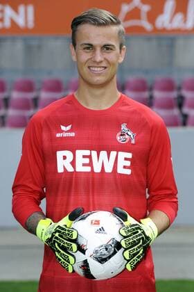 Porträt: Fußball, GER, 1.BL Bundesliga, Porträttermin 2016 2017, 1.FC Köln: Sven Müller (FC Köln). Einzelbild, Portrait, Porträt.