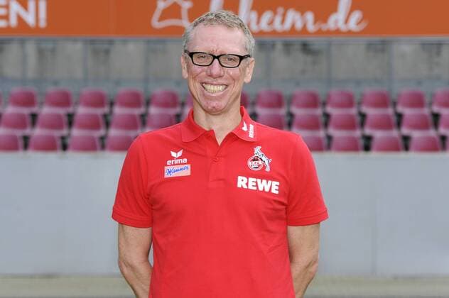 Porträt: Fußball, GER, 1.BL Bundesliga, Porträttermin 2016 2017, 1.FC Köln: Trainer Peter Stöger (FC Köln). Einzelbild, Portrait, Porträt.