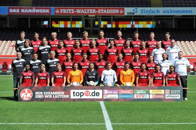 Obere Reihe : Martin Raschik, Christoph Moritz (18), Tim Heubach (3), Jon Dadi Boedvarsson (15), Maurice Deville (27), Stipe Vucur (29), Kacper Przybylko (20), Robin Koch (4), Patrick Ziegler (4), Sascha Mockenhaupt (5), Zweite Reihe von oben: Gerry Ehrmann (Torwarttrainer), Bastian Becker (Rehatrainer), Max Dittgen (17), Nicklas Shipnoski (37), Michael Schulze (7), Lukas Goertler (9), Sebastian Jacob (14), Marcel Gaus (19), Wolfgang Wittich (Zeugwart), Dr.Harald Dinges (Mannschaftsarzt), Dritte Reihe von oben: Uwe Stoever (Sportdirektor), Tayfun Korkut (Cheftrainer), Xaver Zembrod (Co-Trainer), Nils Seufert )38), Erik Wekesser (30), Osayamen Osawe (35), Mateusz Klich (23), Marlon Frey (24), Alexander Ring (6), Frank Saenger (Physiotherapeut), Christian Bieser (Physiotherapeut), Untere Reihe: Manfred Osei Kwadwo (36), Daniel Halfar (28), Marcus Piossek (8), Jan Ole Sievers (32), Andre Weis (1), Julian Pollersbeck (22), Zlatan Alomerovic (33), Naser Aliji (34), Robert Pich (13), Philipp Mwene (21). 1. FC Kaiserslautern, Mannschaftspraesentation der Saison 2016 2017, im Fritz-Walter-Stadion auf dem Betzenberg am 19.07.2016, Foto - Franz Eibner Pressefoto Kaiserslautern Copyright: Franz Eibner-Pressefoto EP_PFZ